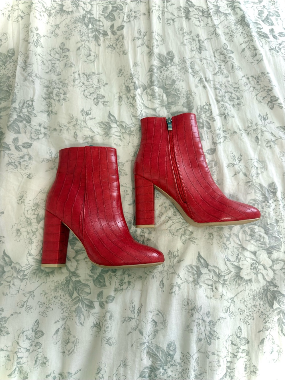 PrettyLittleThing Boots